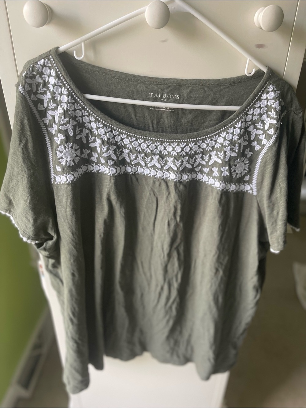 Talbots Olive Green Short Sleeve Scoop Neck Top with White Embroidery